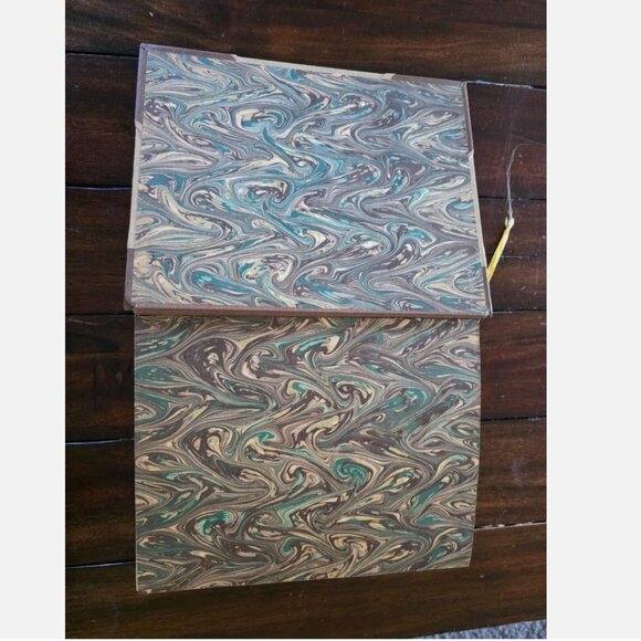 The Illustrated Book of Pigeons with Standards for Judging - Picture 3 of 5